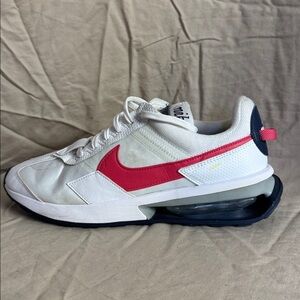 Nike women’s air max pre day sneaker tennis running shoe size 9.5.
